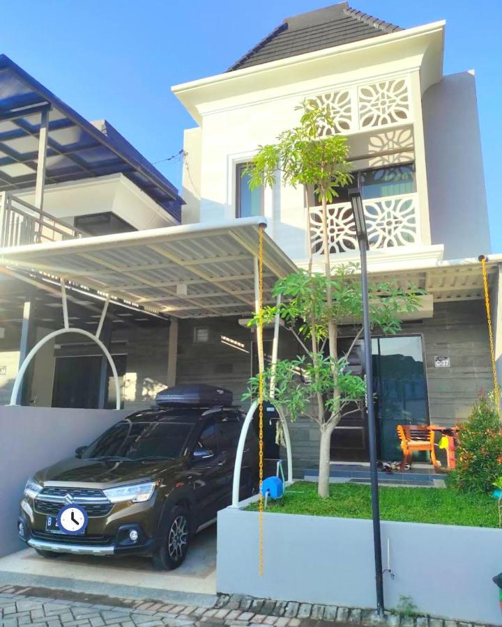 Family Villa Syariah C-37 Batu Batu  Buitenkant foto