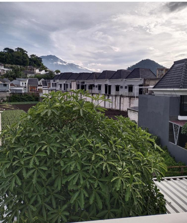 Family Villa Syariah C-37 Batu Batu  Buitenkant foto
